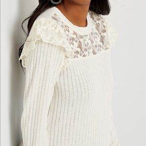 Sz XL Spring Cream Lace Flutter Sleeve
